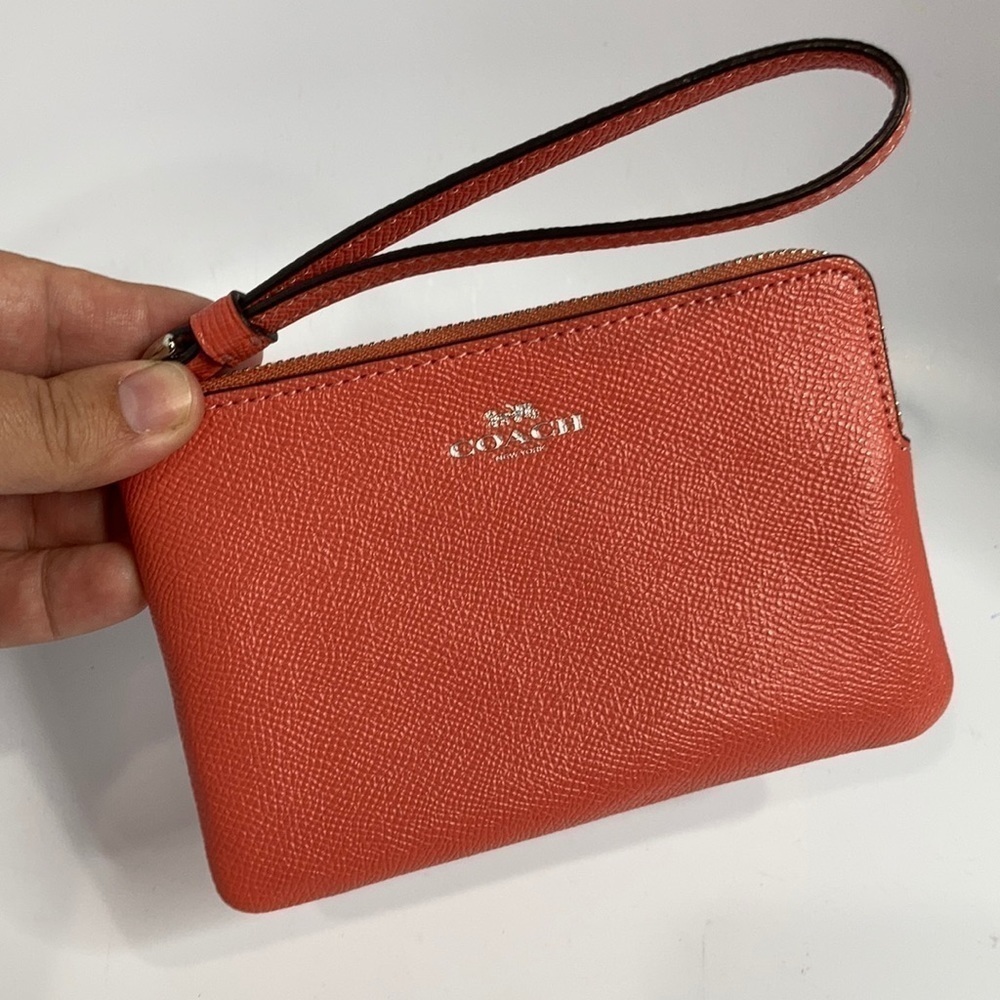 Coach small wristlet clutch coral‎